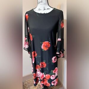 Roz and Ali Rose Print Shift Dress. 568